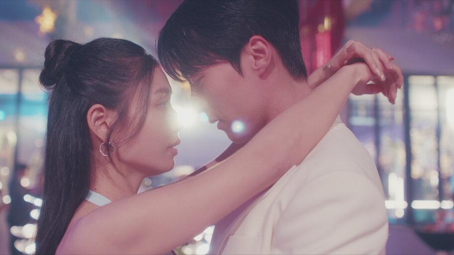 Ahn Eun-jin e Jang Ki-yong próximos em imagem promocional da Netflix