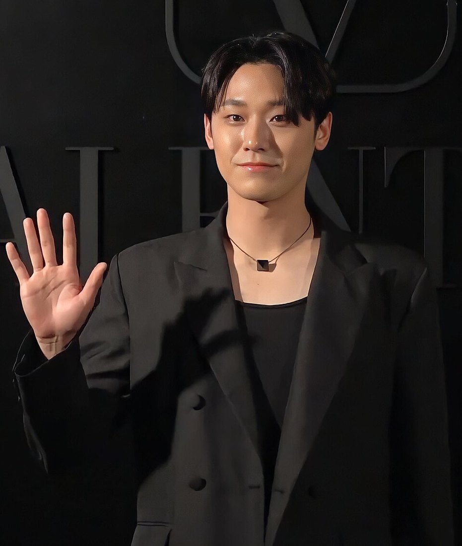 Lee Do-hyun posa em um evento em março de 2023