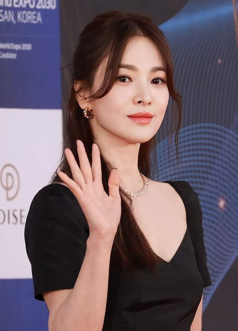 Song Hye-kyo em evento público em julho de 2023